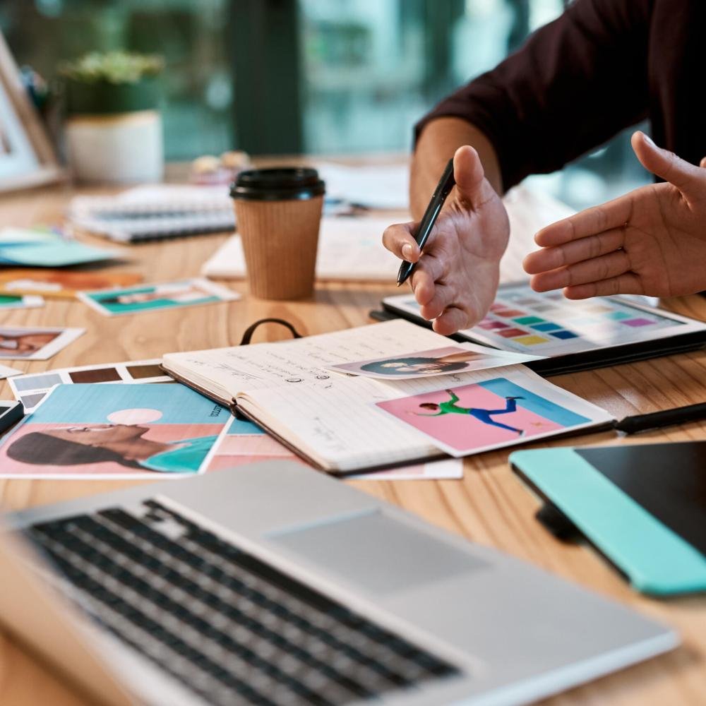Colaboración creativa sobre materiales y propuestas de diseño